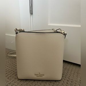 KATE SPADE — Bucket Bag (white)